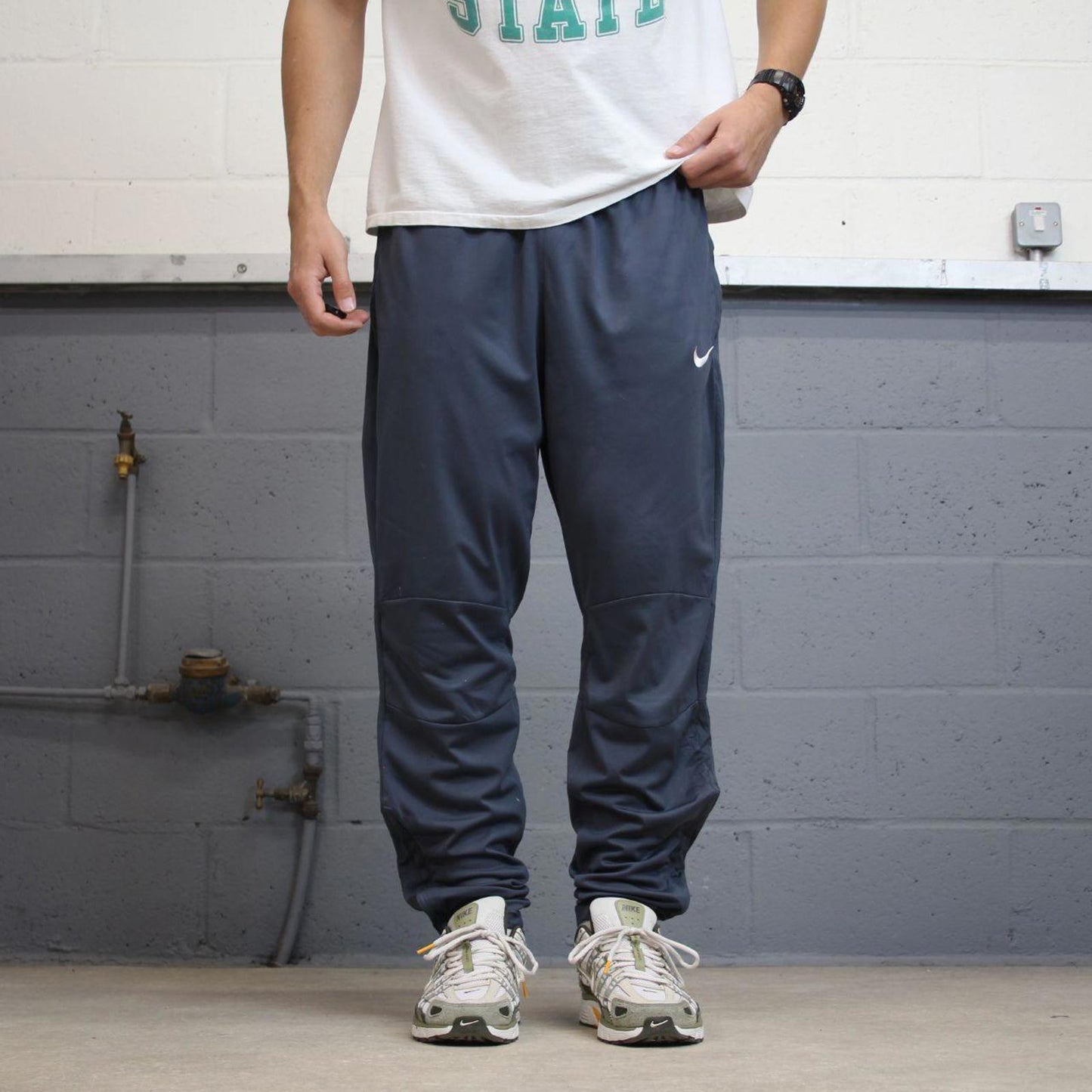 Nike Trackies XXL Grey y2k 00s style dri-fit joggers embroidered logo