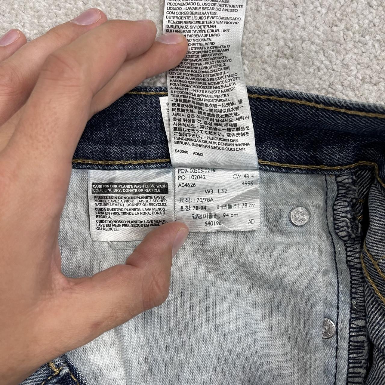 Y2K Levi’s 505 jeans W32L28 straight leg blue Straight fit 5 pocket pants belt loops red tab logo