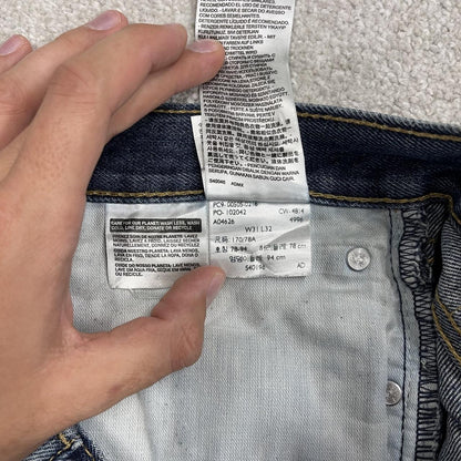 Y2K Levi’s 505 jeans W32L28 straight leg blue Straight fit 5 pocket pants belt loops red tab logo