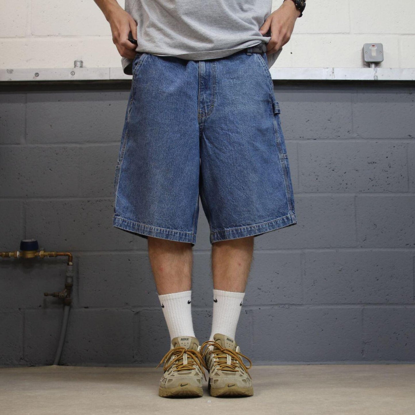 Baggy denim shorts carpenter blue Basic Editions skater style summer festival cargo jorts