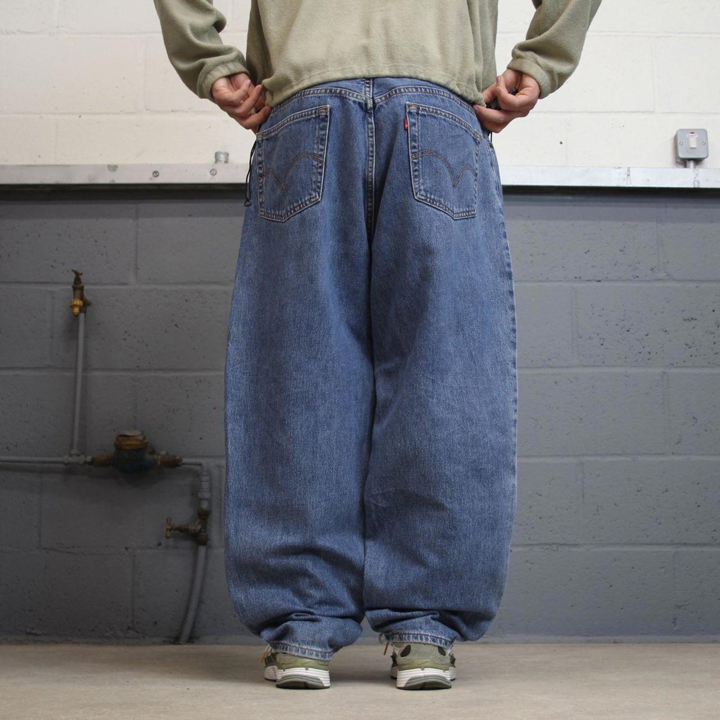 Baggy Levis 560 jeans y2k 90s style W40L30 red tab logo 5 pocket denim pants skater comfort fit