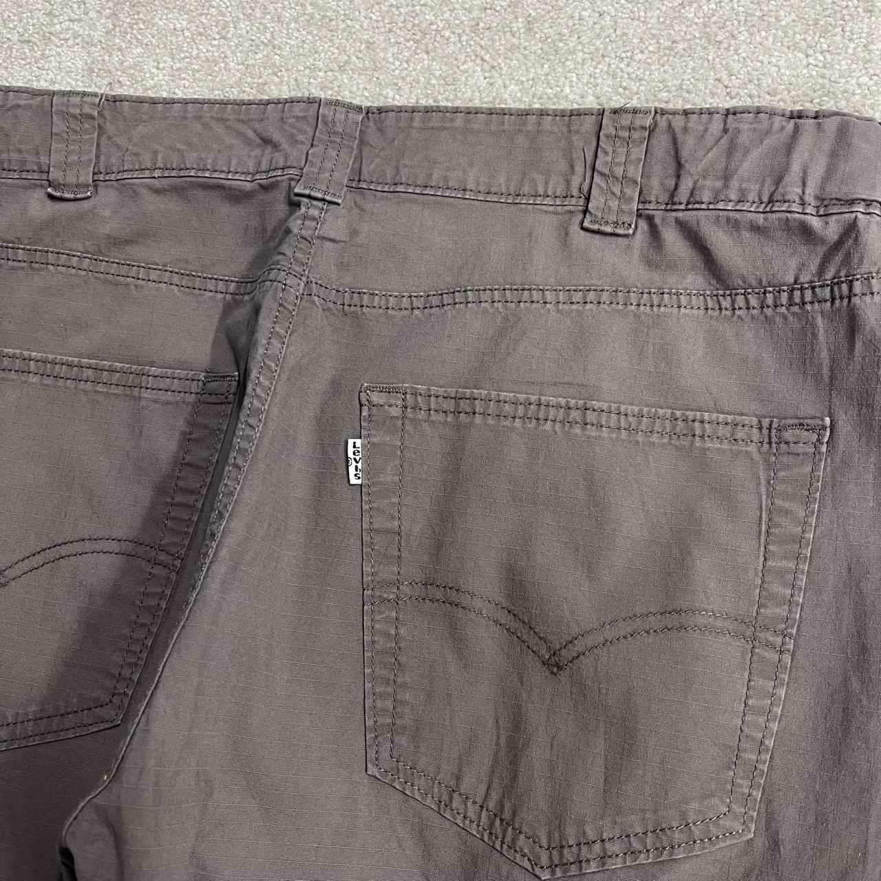 Levi’s cargo pants y2k grey W36L30 Straight leg work pants, white tab logo