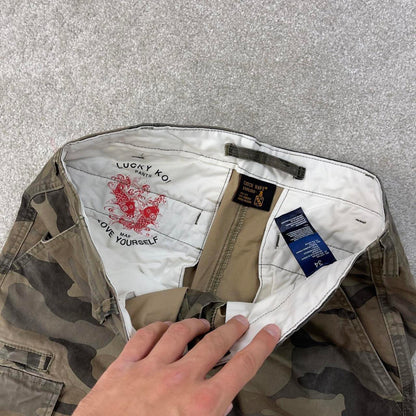 Camo Catch Wave Explore cargo pants W34L25 faded green camouflage loose y2k style carpenter trousers