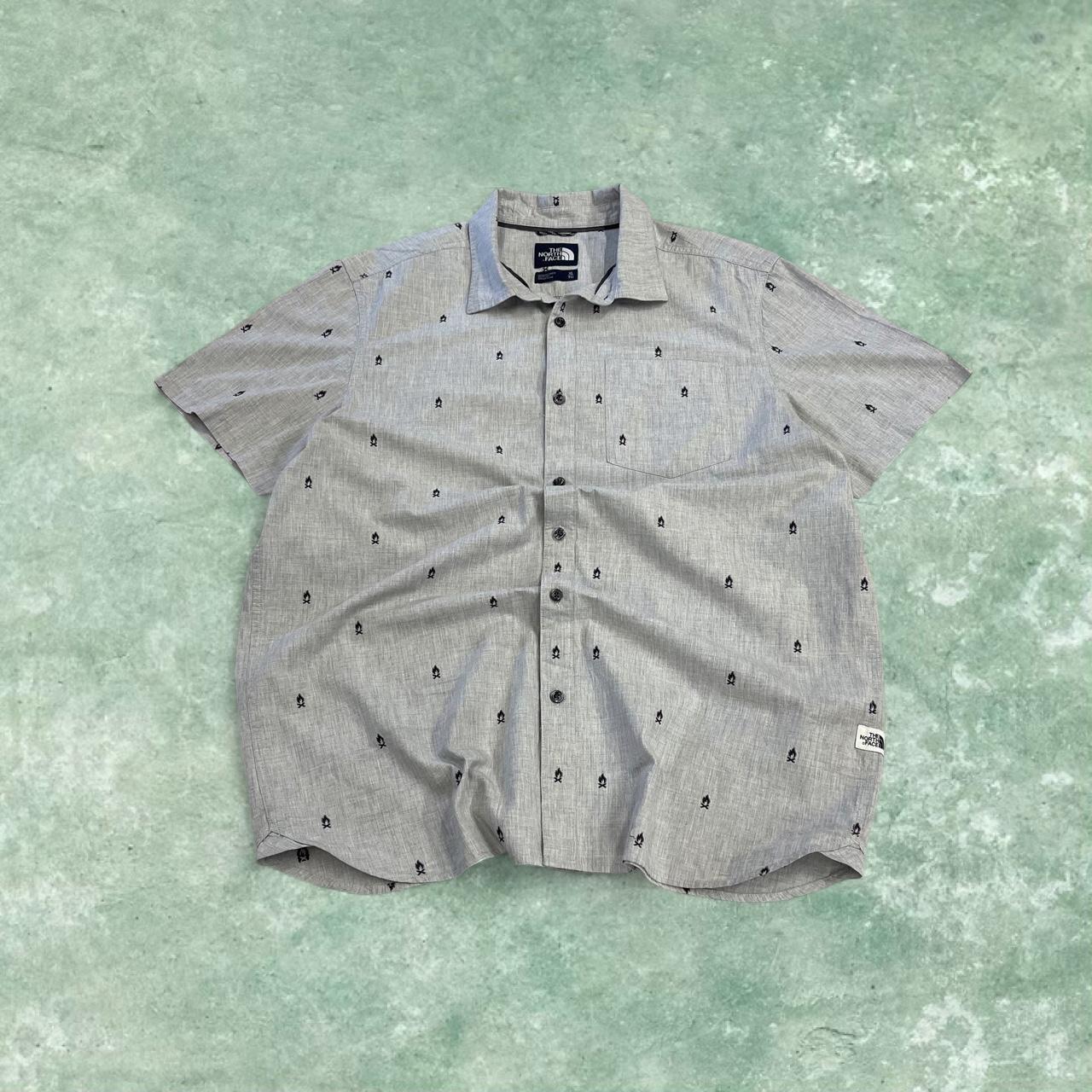 North Face funky pattern short sleeve shirt grey TNF surf style summer festival shirt