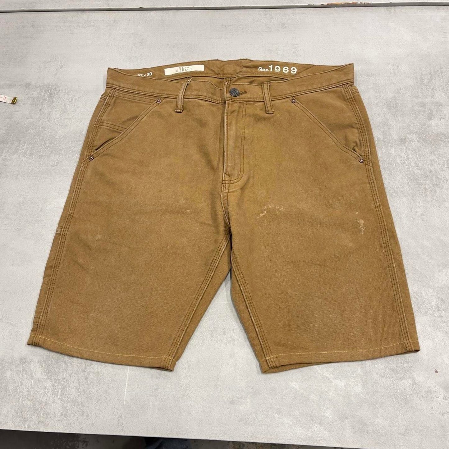 GAP carpenter jorts W32