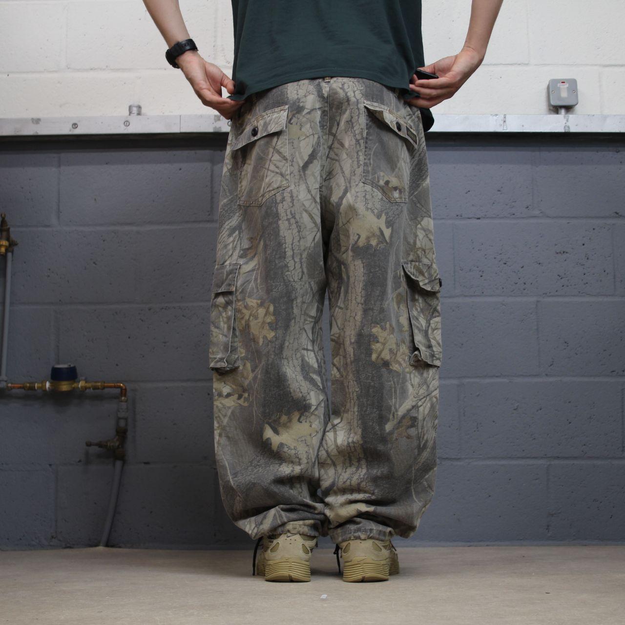 Vintage Liberty baggy camo cargo pants khaki Loose leg camouflage Y2K hunting style trousers