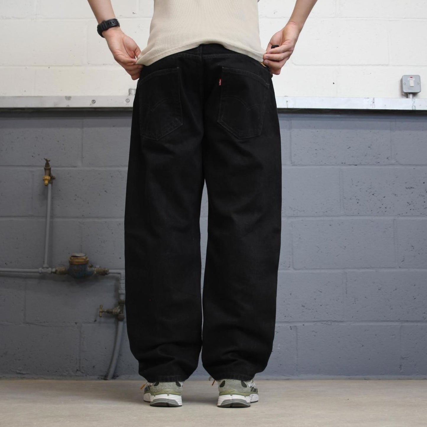 Black Levi's 505 jeans W40L29 thick denim 90s style skater pants 5 pocket red tab logo