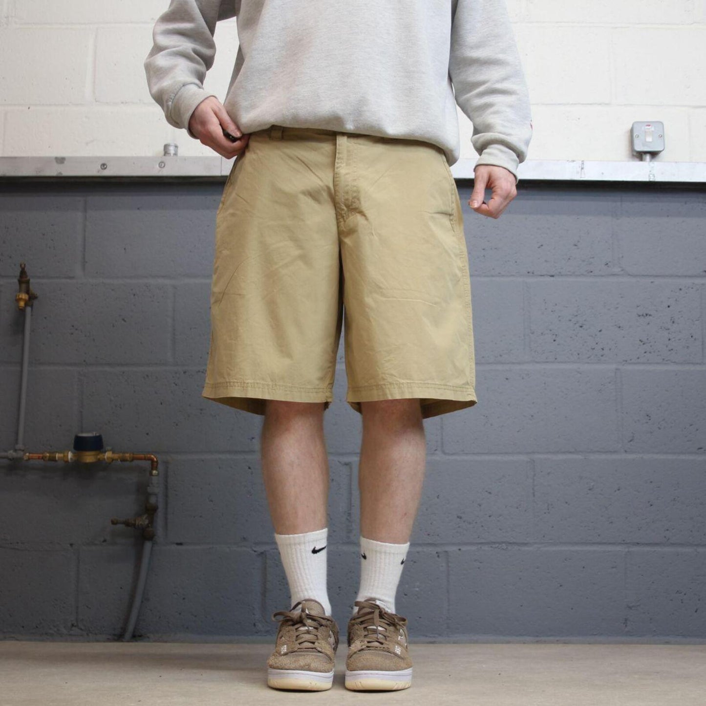 Columbia technical hiking shorts khaki Lightweight chino style summer shorts