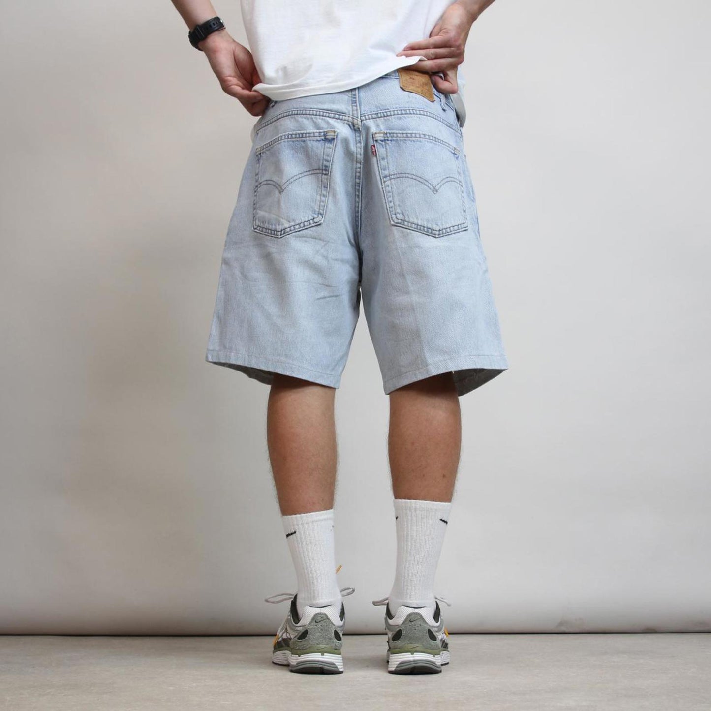 Vintage mens Levi’s 560 denim shorts W36