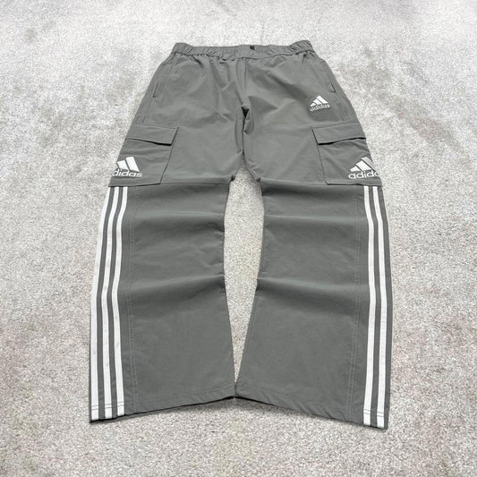 Grey Adidas tracksuit bottoms Medium y2k style sportswear cargo track pants