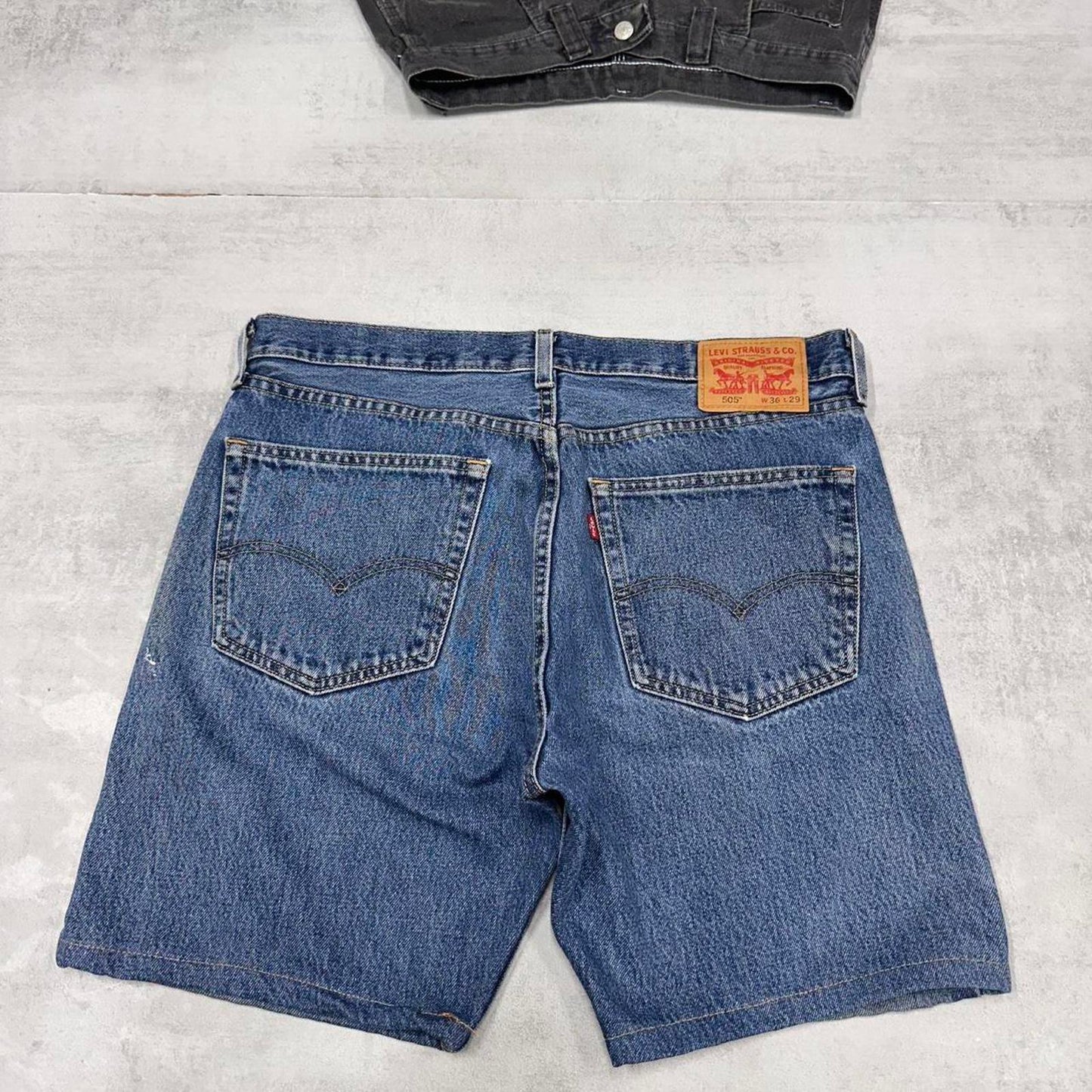 Mens Levi’s 505 jorts W36