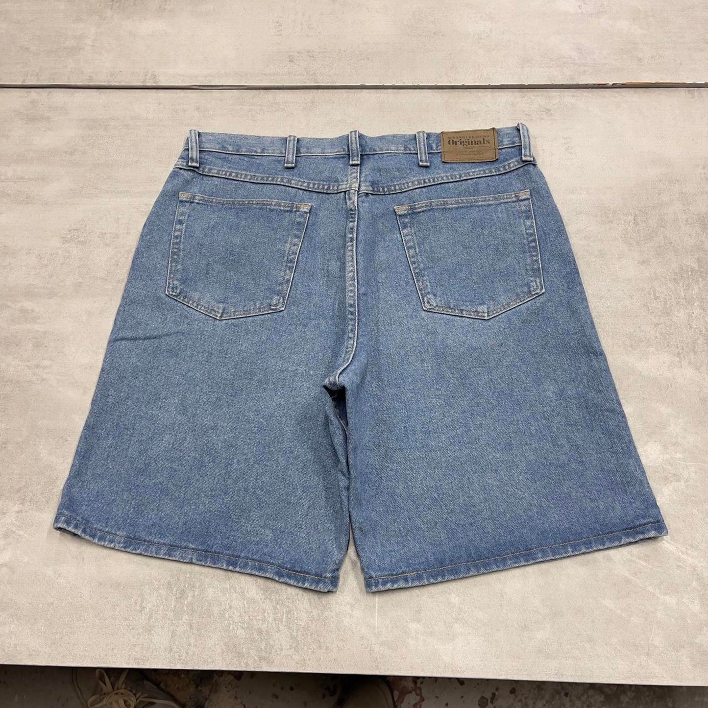 Blue Wrangler jorts W36