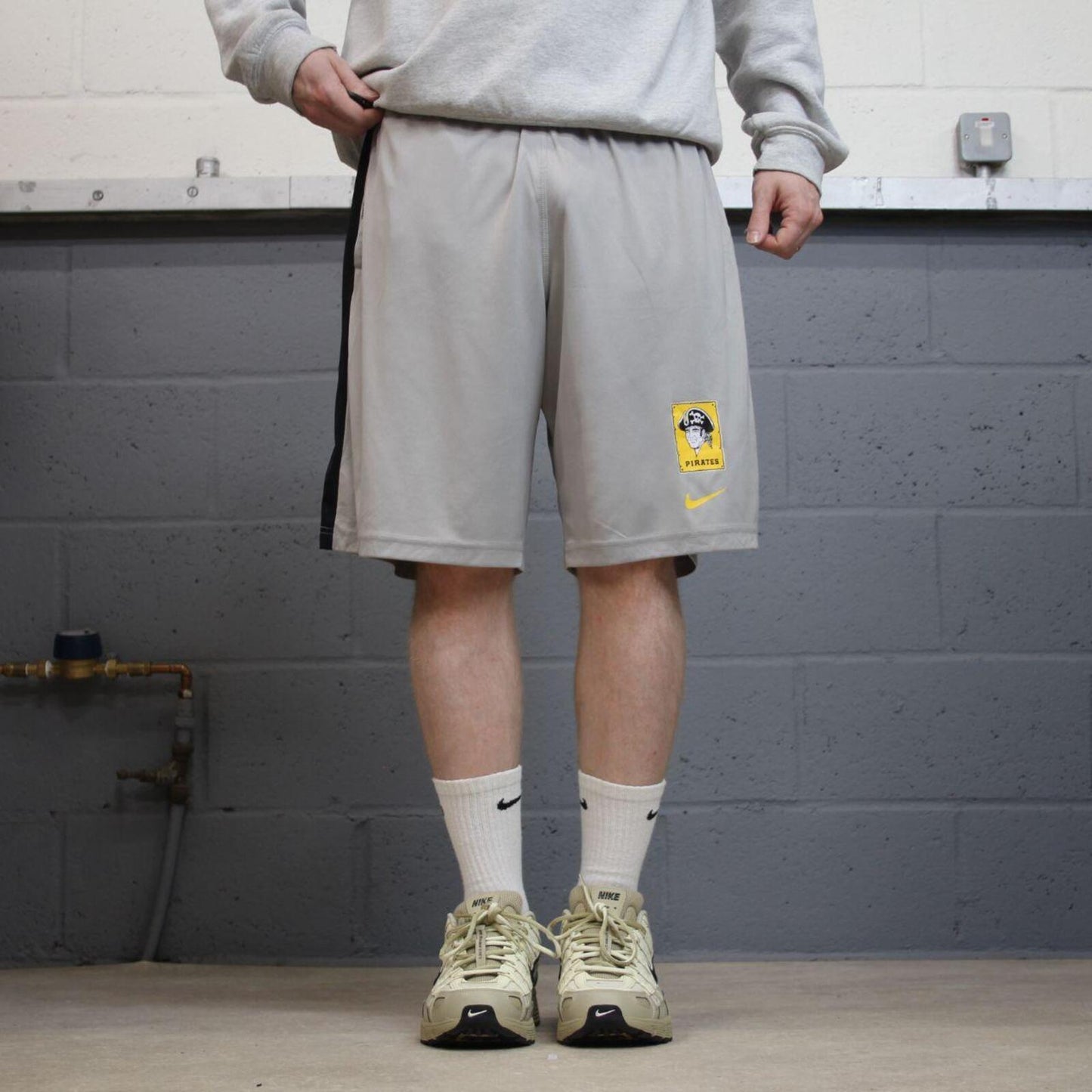 Loose Nike sports shorts y2k grey Casual style comfy loose floaty summer gym shorts