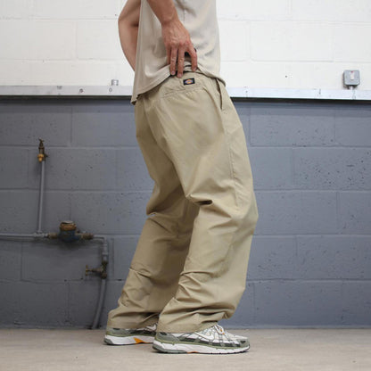 Vintage Dickies chino work pants W42L32 Khaki 90s skate style workwear trousers slim straight casual