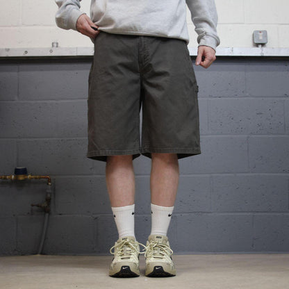 Baggy carpenter shorts workwear grey Wolverine skater style summer festival cargo jorts