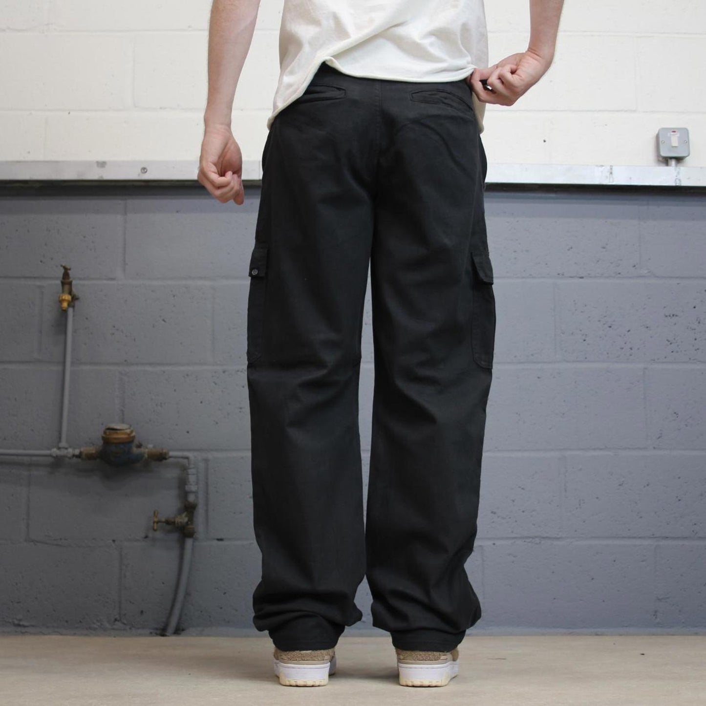 Black Wrangler cargo pants W32L34 loose cargo skater pants