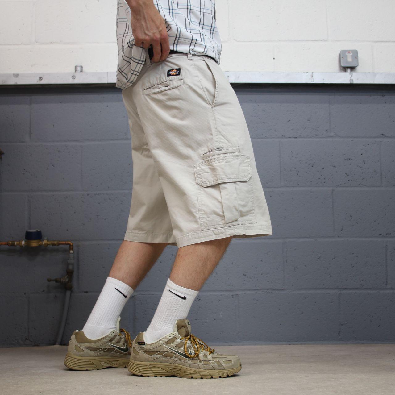 Dickies baggy chino shorts cargo beige Chino style skater shorts wide leg festival