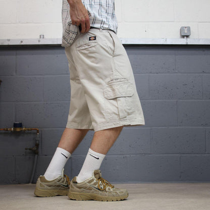 Dickies baggy chino shorts cargo beige Chino style skater shorts wide leg festival