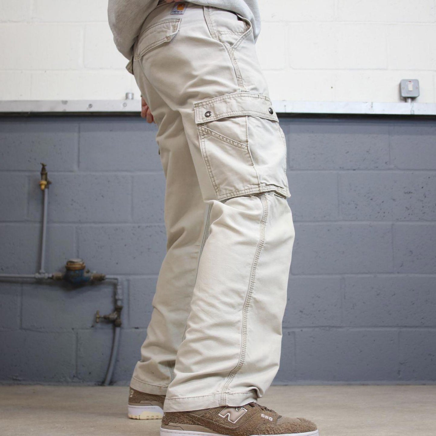 Beige Carhartt Cargo pants W31L32 Loose relaxed canvas utility pocket skate pants