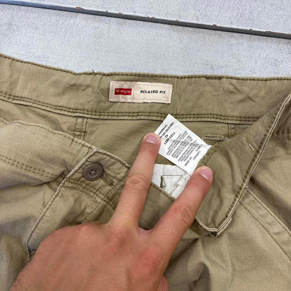 Mens baggy Wrangler cargo shorts W42