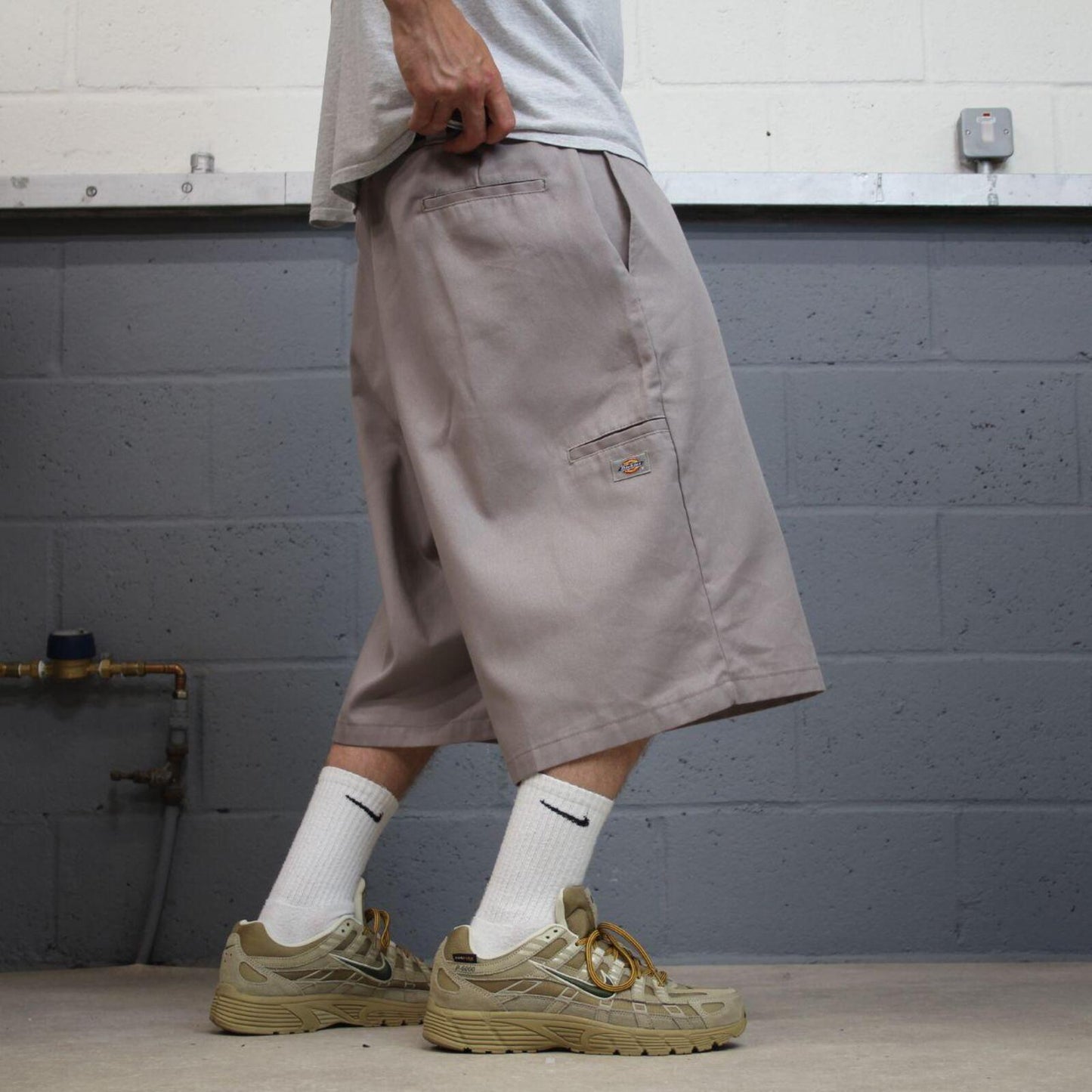 Dickies extra baggy chino shorts carpenter grey Surf style skater shorts long wide leg festival