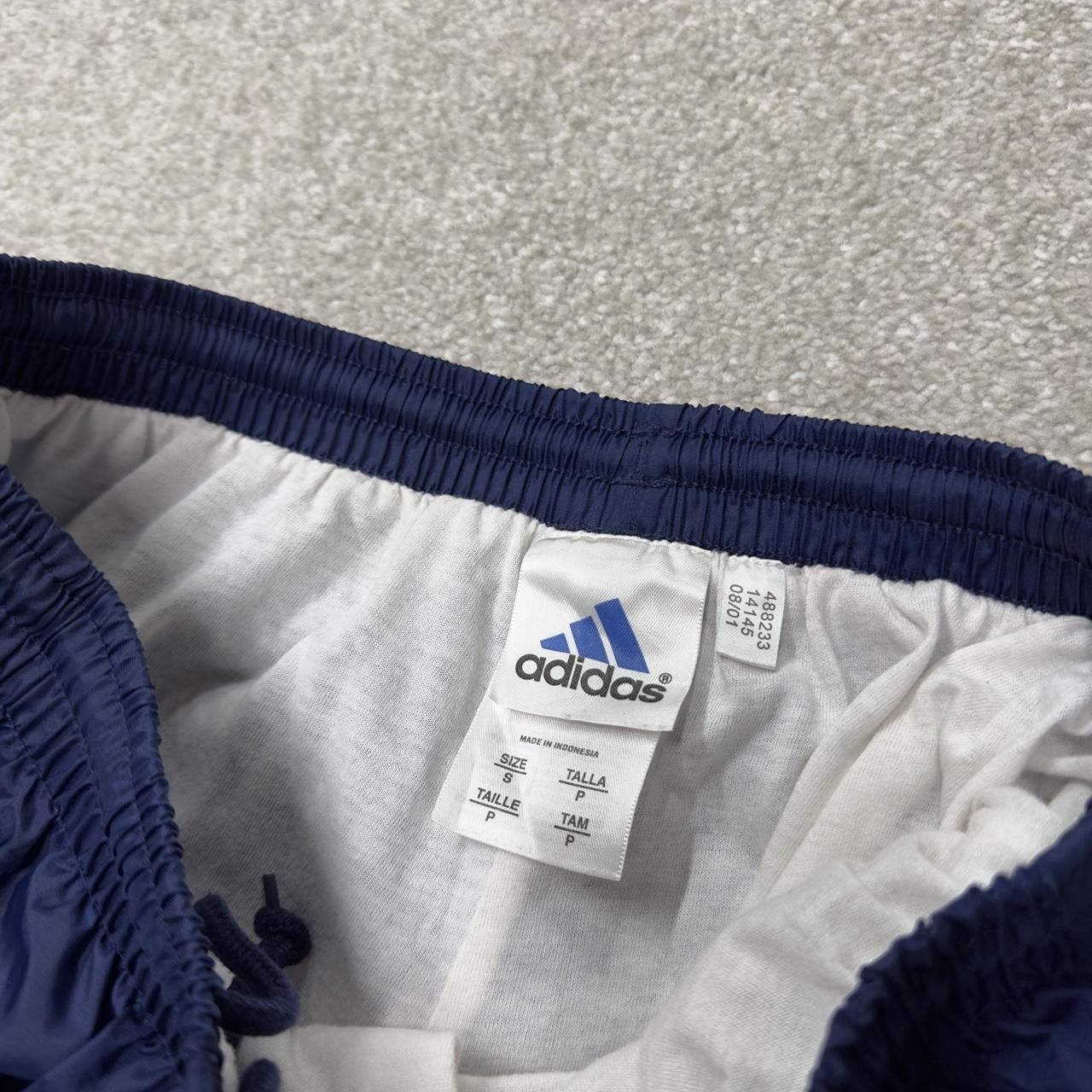 Y2K Adidas tracksuit bottoms loose leg navy small Loose lined embroidered logo casual track pants