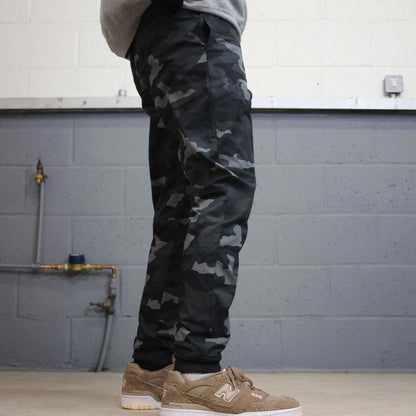 00s Under Armour tracksuit bottoms y2k M camo joggers embroidered logos gym wear trackies