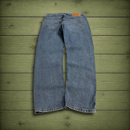 Y2K Levi’s 505 jeans straight leg washed blue Straight fit 5 pocket pants red tab logo
