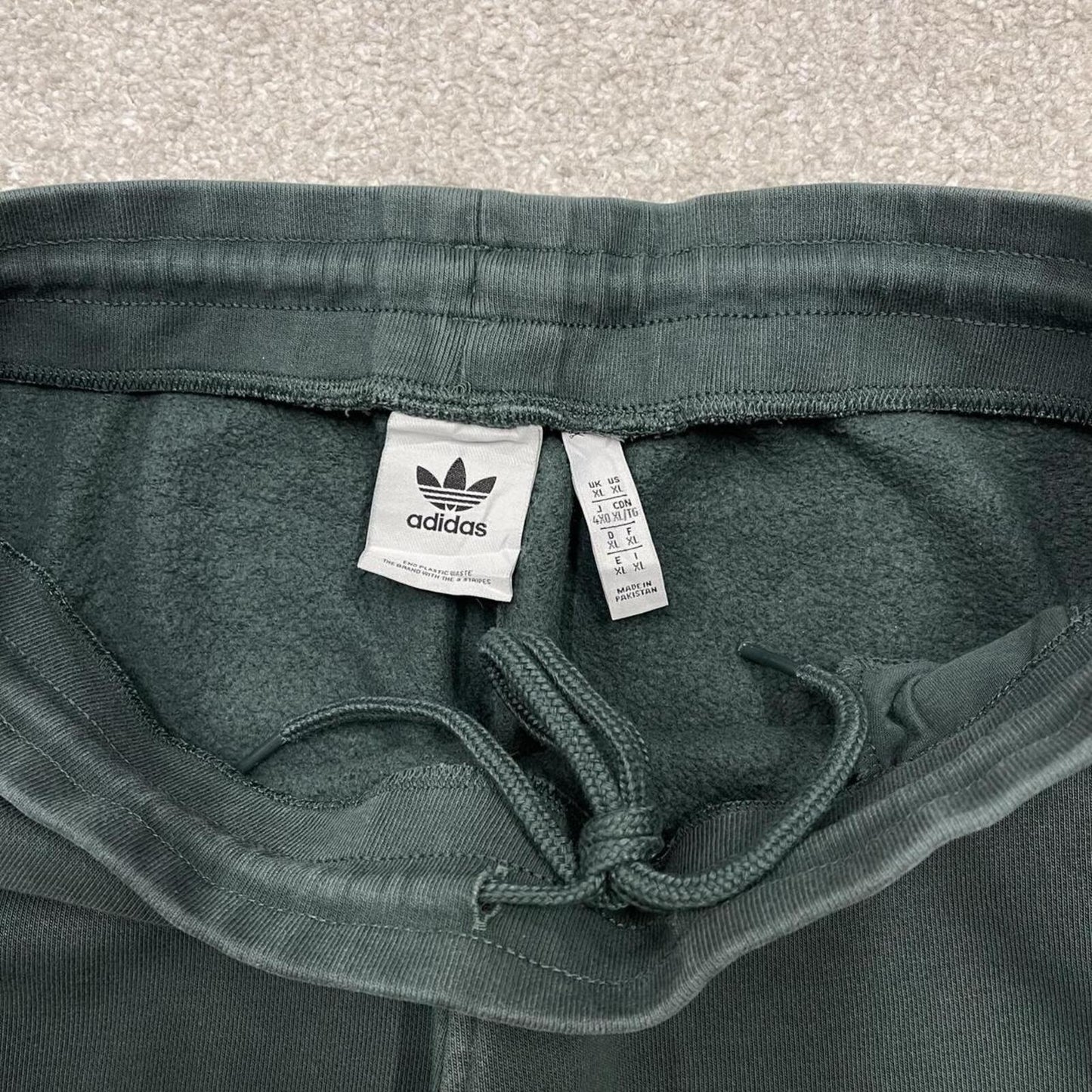 Adidas sweatpants green cuffed joggers Slim sporty embroidered tracksuit bottoms