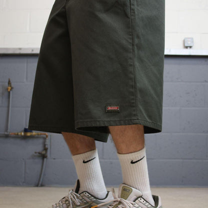 Dickies baggy shorts chino skater style green W38 Loose wide leg summer festival shorts