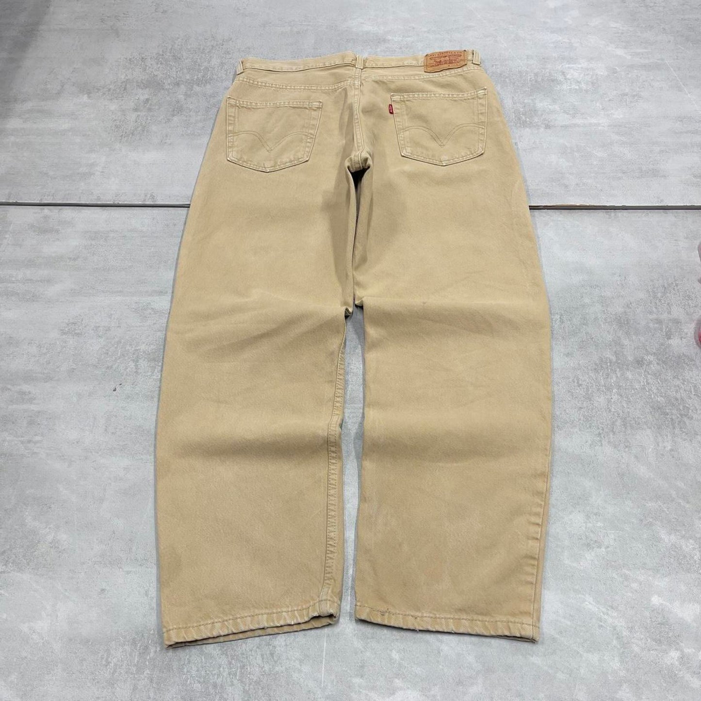 Levis 550 jeans W36 L30 beige loose 90s style relaxed skater jeans red tab logo