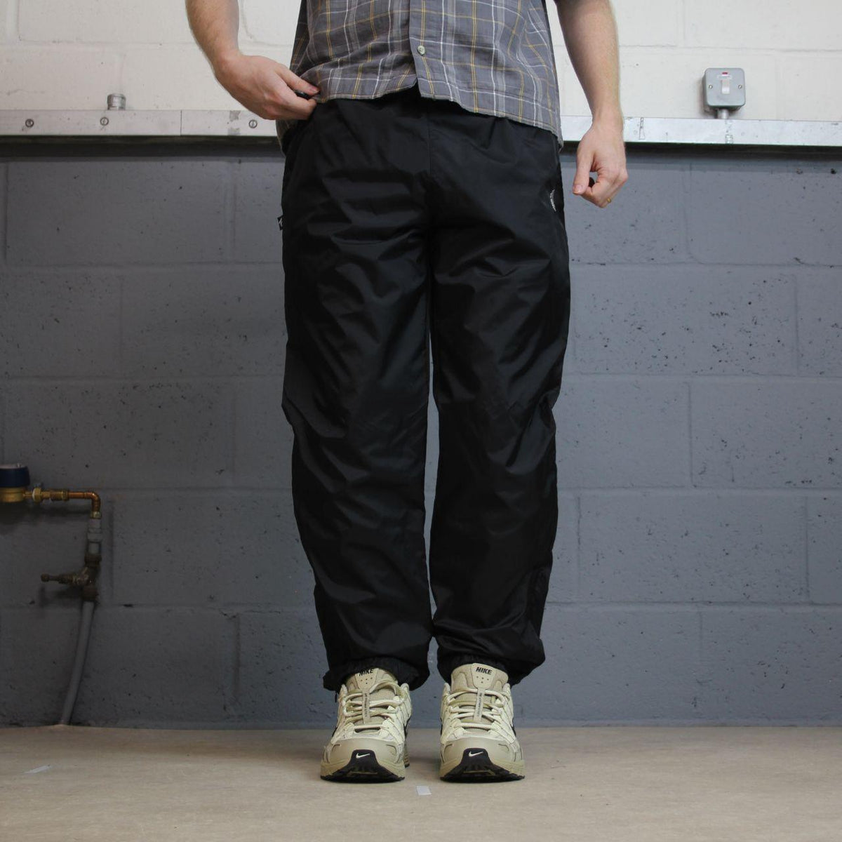 Y2K Adidas tracksuit bottoms loose leg black S Loose lined embroidered logo casual track pants