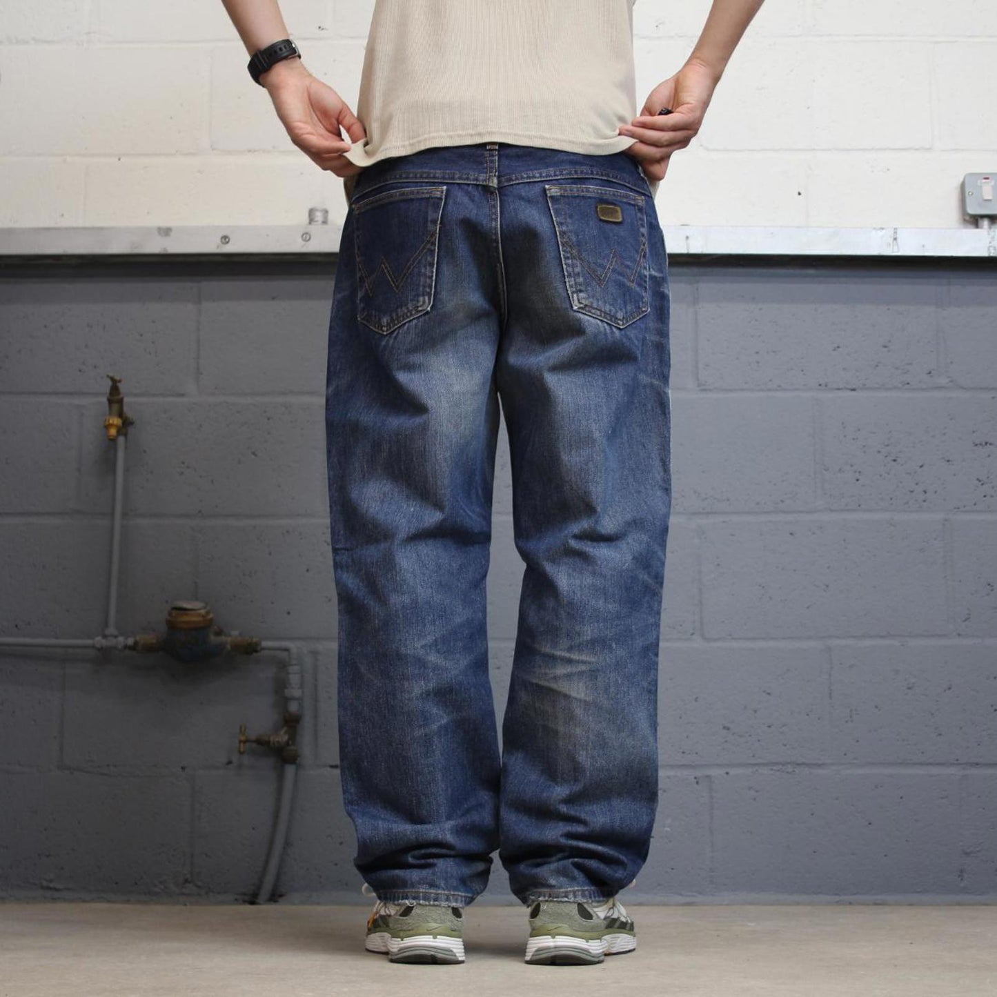 Vintage y2k Wrangler jeans W38L30 Faded blue denim skate style trousers