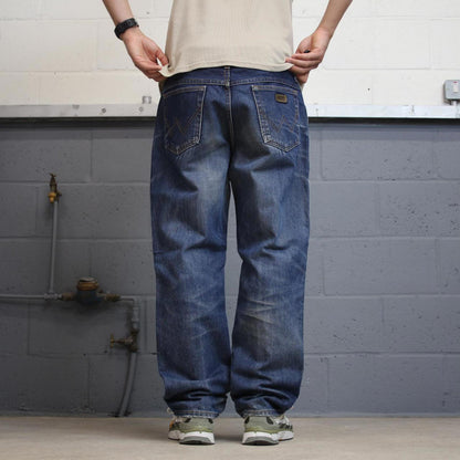Vintage y2k Wrangler jeans W38L30 Faded blue denim skate style trousers