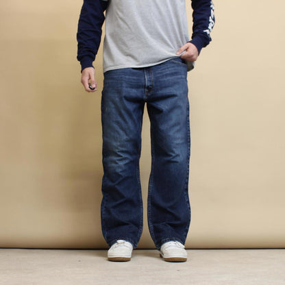 Blue Wrangler jeans W40L30 straight leg 90s style denim jeans