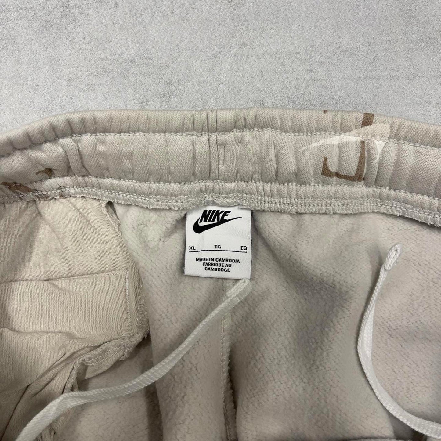 Y2k beige Nike joggers XL loose sweatpants cuffed legs embroidered logo