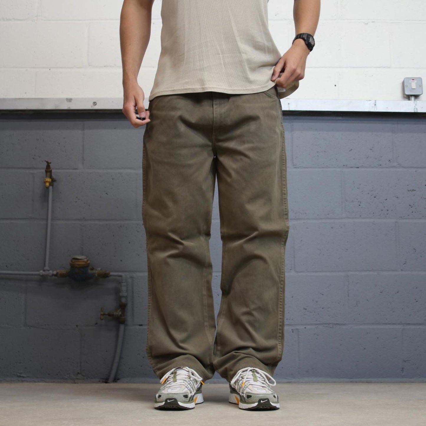 Vintage Khaki Wrangler jeans W40 L31 Loose stretch skate style trousers