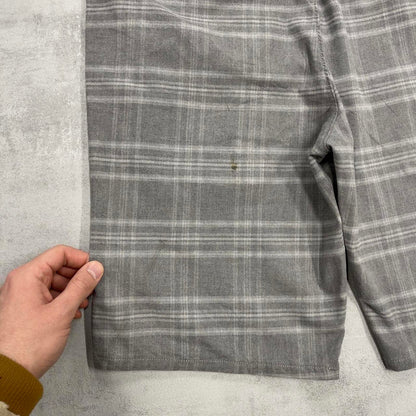 Grey checkered Levi's shorts W34