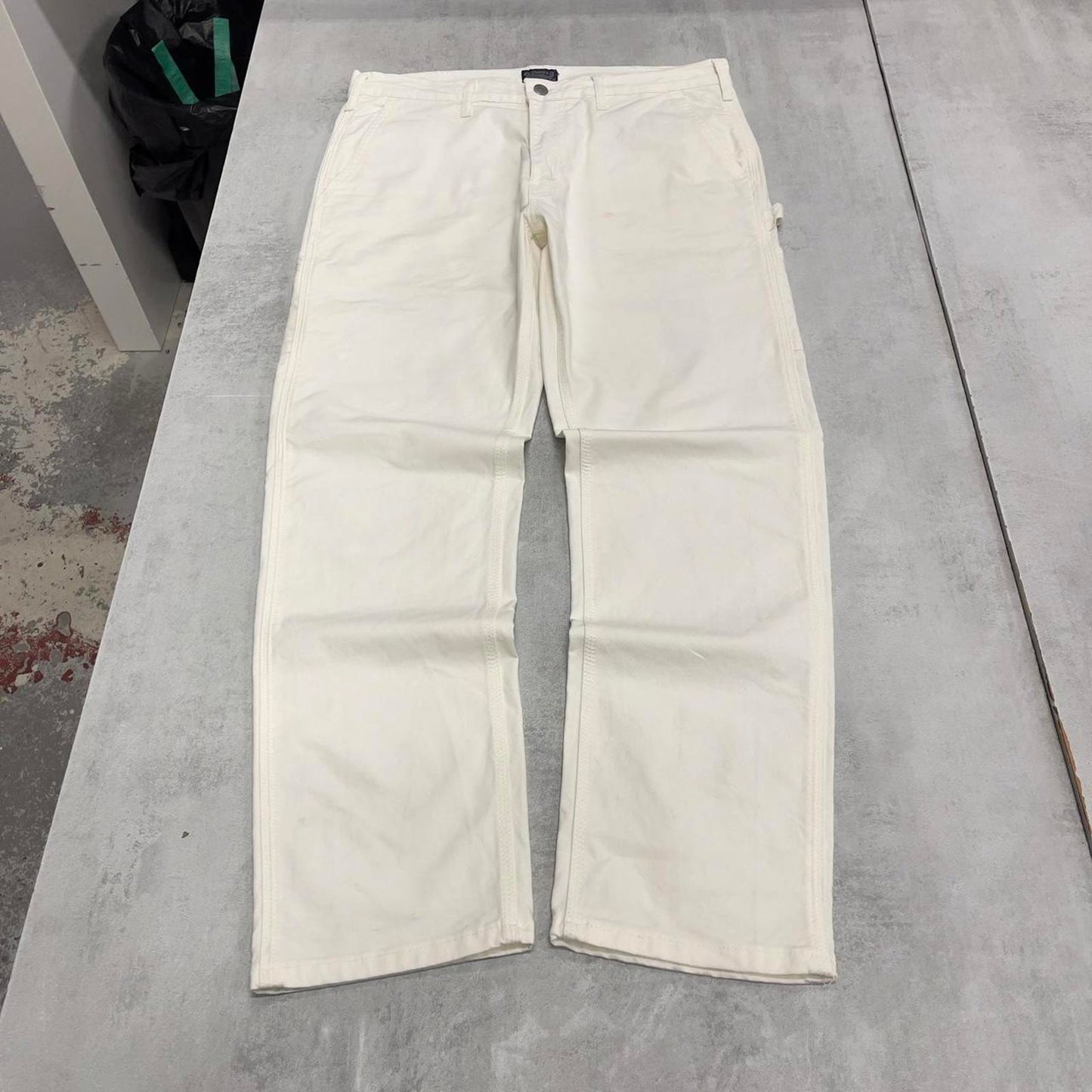 White Levis carpenter jeans W34L30 denim straight fit y2k style cargo trousers tab logo