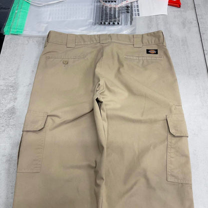 Dickies cargo pants W34 L32 beige slim straight cargos patch logo