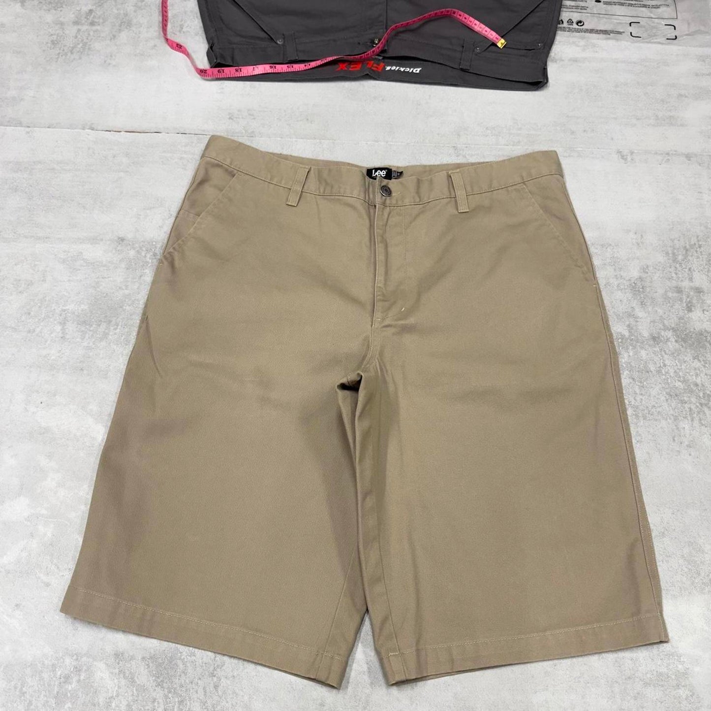Mens Lee shorts W38