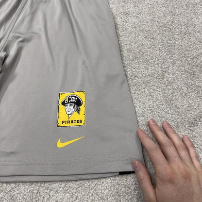 Loose Nike sports shorts y2k grey Casual style comfy loose floaty summer gym shorts