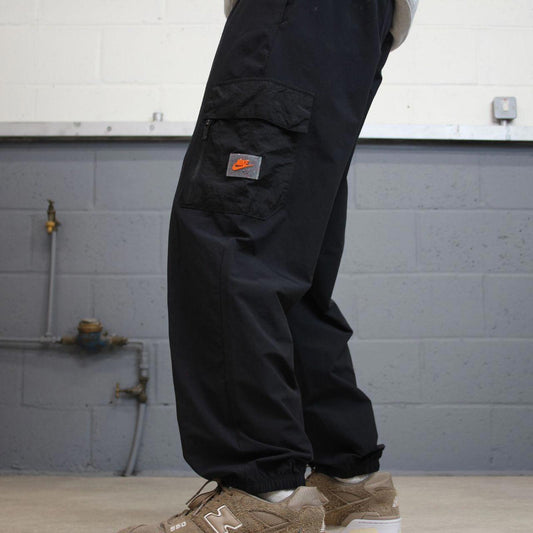 Black Nike cargo trackies L loose y2k floaty leg joggers patch logo