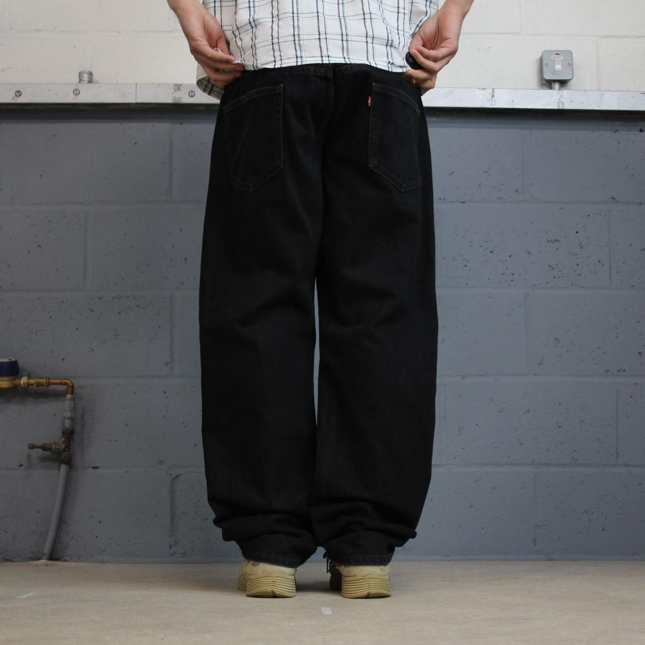 Black Levi’s 505 jeans y2k W40L30 Levi’s straight leg 505 red tab logo pants