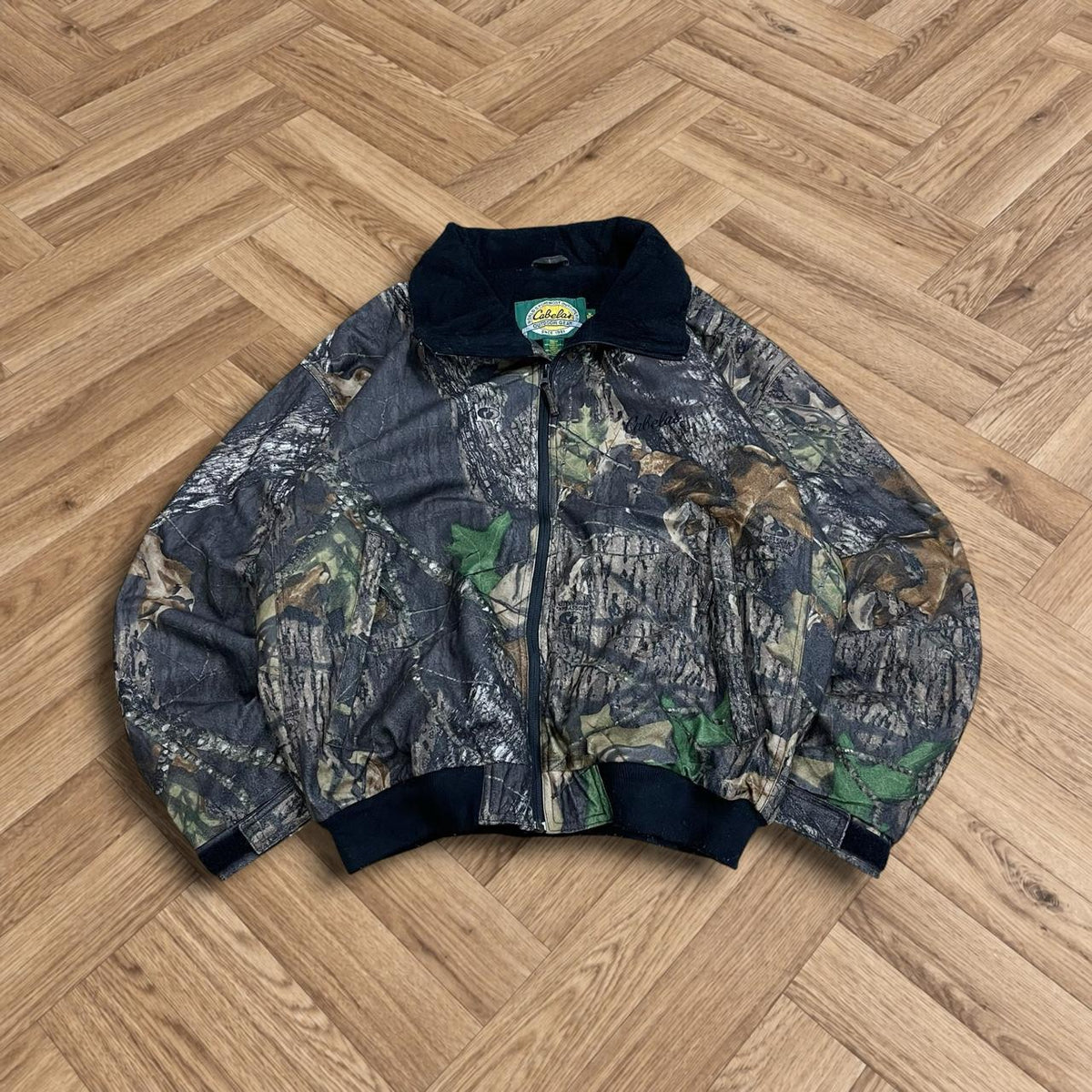 Vintage Cabela's camo jacket y2k Boxy fit Mossy Oak camouflage bomber fleece jacket
