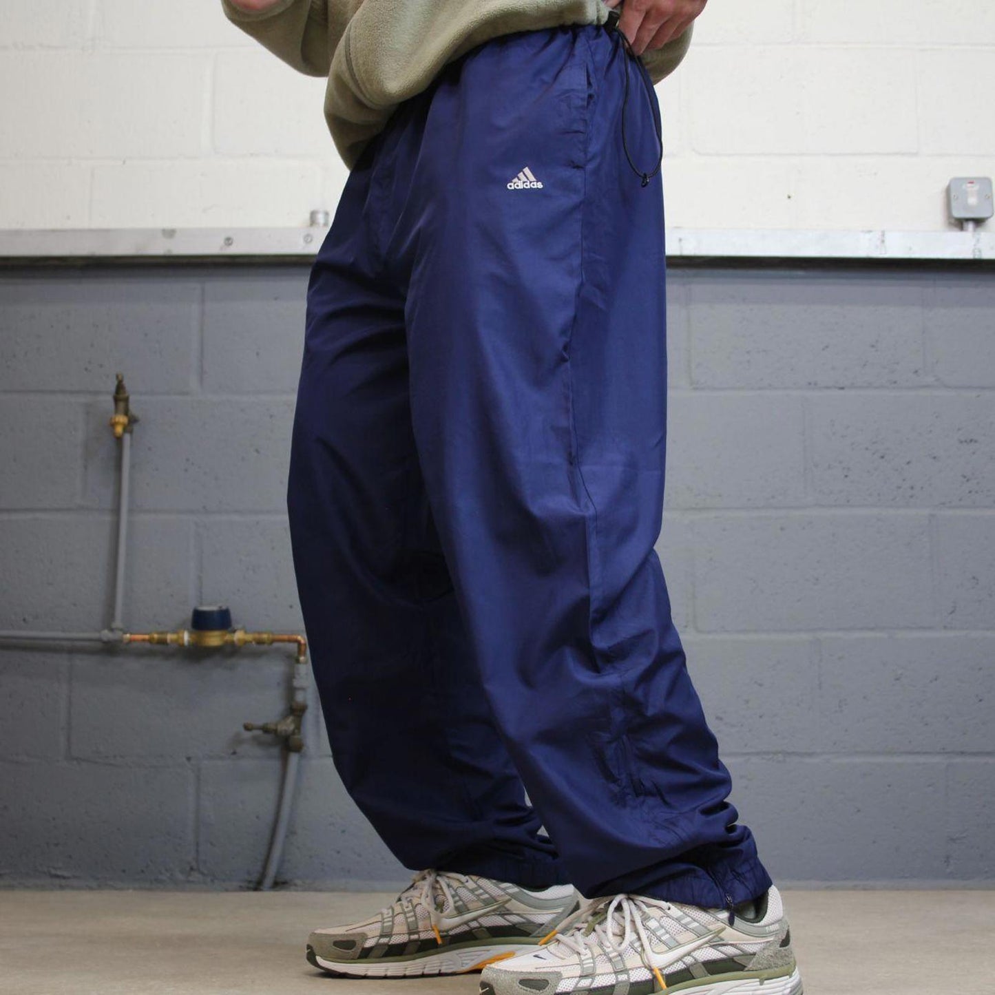 Vintage Y2K baggy Adidas tracksuit bottoms navy Wide-leg embroidered mesh lined track pants