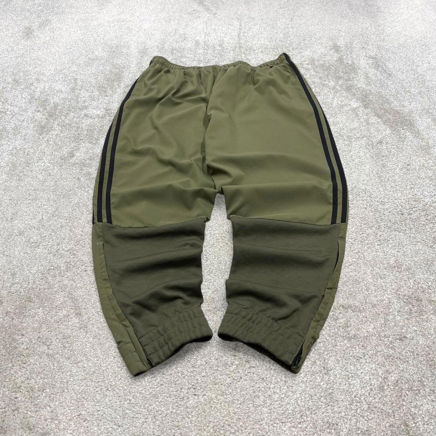 00s Adidas tracksuit bottoms khaki 2XL loose y2k style joggers track pants trackies