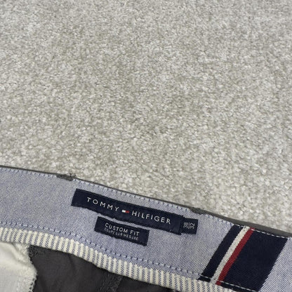 Y2K loose Tommy Hilfiger chino pants grey W38L32 Straight leg chino style trousers