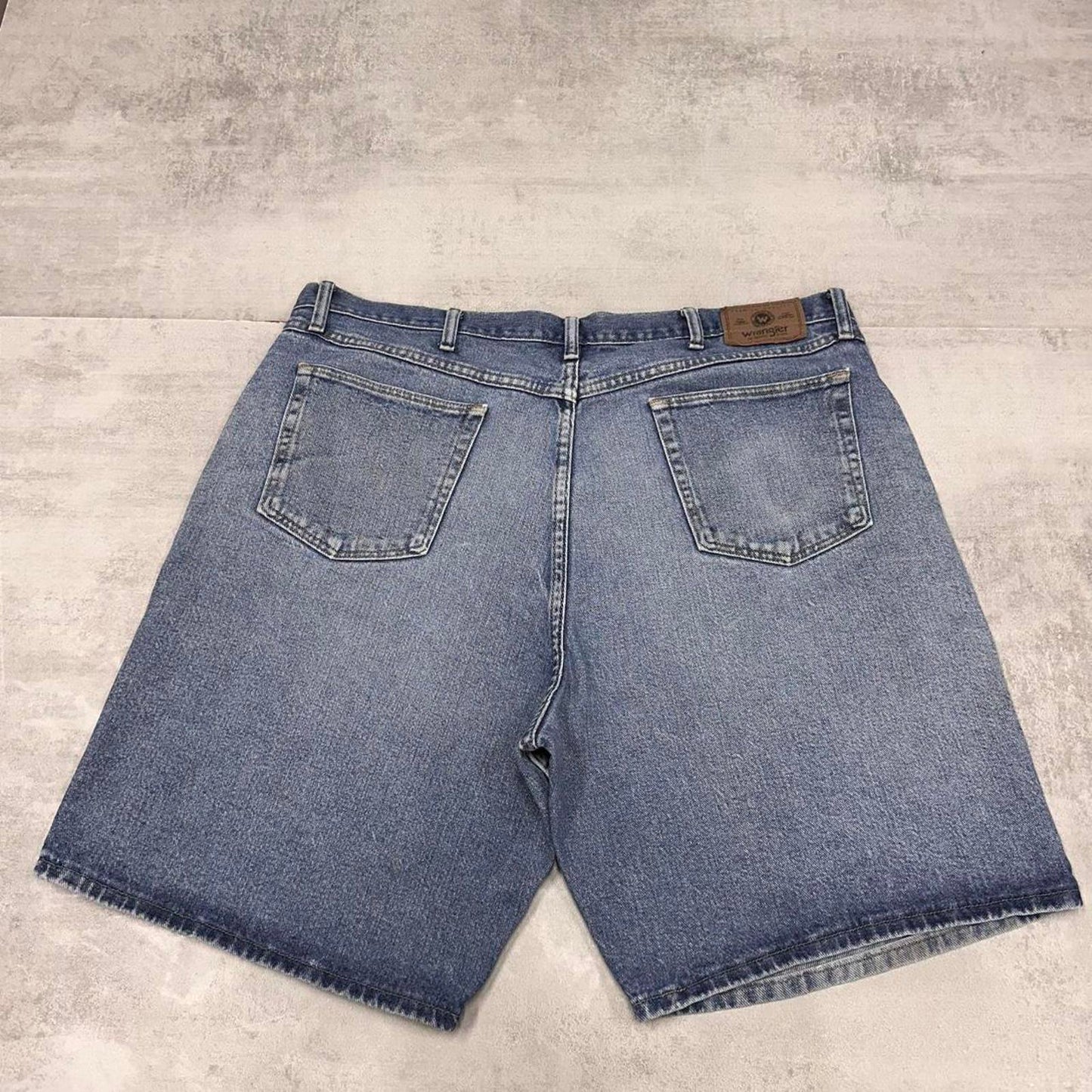 Mens baggy Wrangler jorts W40