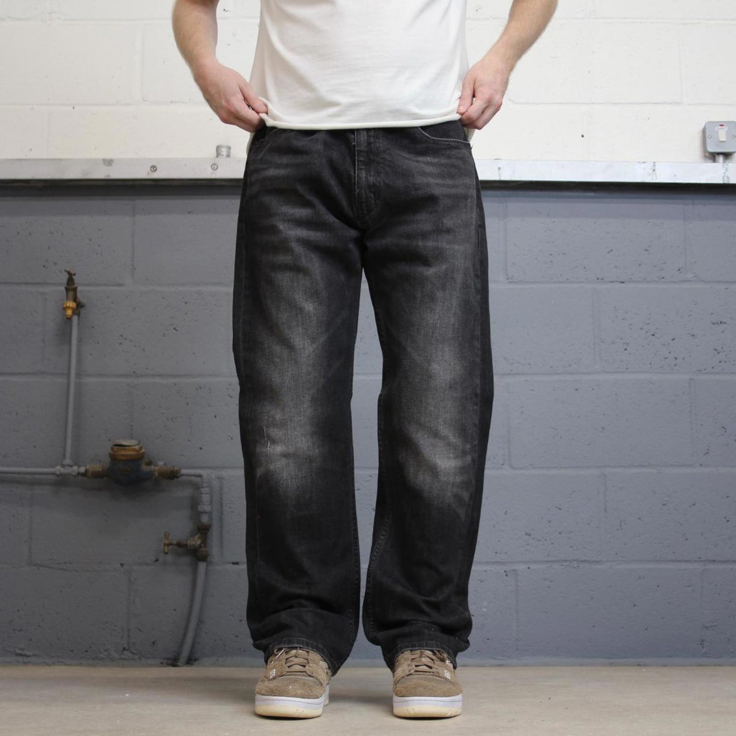 Vintage Black Levi's 505 jeans W36L32 loose denim 90s style jeans red tab logo